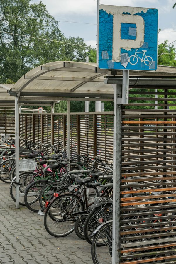 Découvrez l'abri vélo dôme : confort et protection assurés !